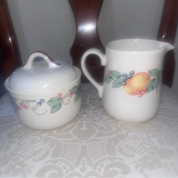 Floral Cream and Sugar Set - Picture 1 of 4